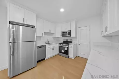 Kitchen - 911 Jamacha Rd, El Cajon, CA 92019 photo 4 of 5