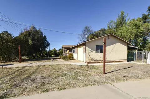 842 11th St, Ramona, CA 92065