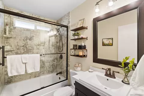 Bath - 4859 Gardenia St, Oceanside, CA 92057 photo 2 of 2