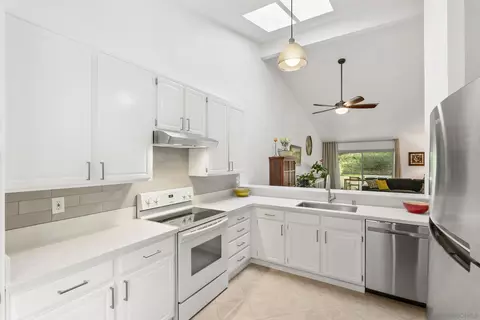 17909 Avenida Alozdra, San Diego, CA 92128
