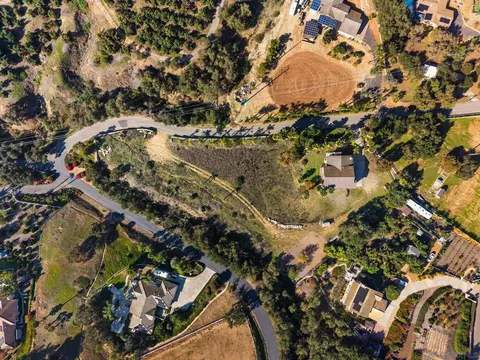 View/Area - 3849 Pala Mesa Dr, Fallbrook, CA 92028 photo 2 of 8
