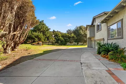 Exterior - 3849 Pala Mesa Dr, Fallbrook, CA 92028 photo 2 of 4