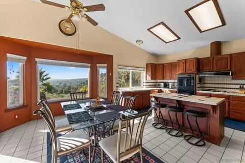 Kitchen - 3849 Pala Mesa Dr, Fallbrook, CA 92028 photo 4 of 5