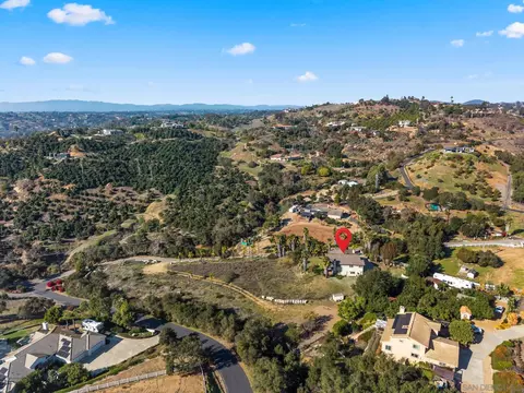 View/Area - 3849 Pala Mesa Dr, Fallbrook, CA 92028 photo 6 of 8