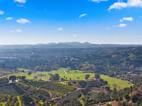 View/Area - 3849 Pala Mesa Dr, Fallbrook, CA 92028 photo 3 of 8