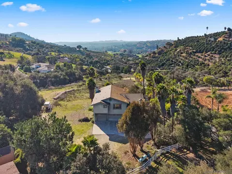 View/Area - 3849 Pala Mesa Dr, Fallbrook, CA 92028 photo 1 of 8