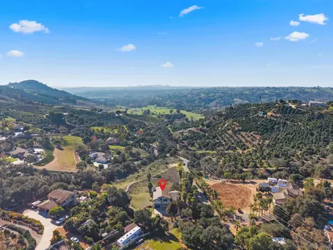 View/Area - 3849 Pala Mesa Dr, Fallbrook, CA 92028 photo 4 of 8