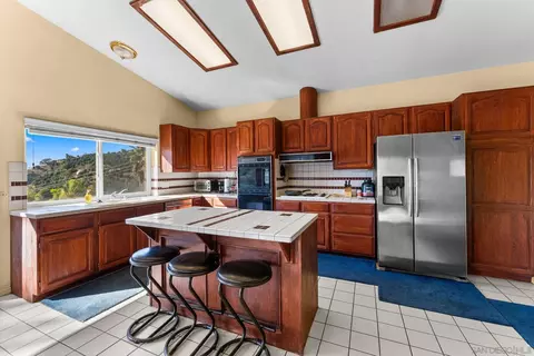 Kitchen - 3849 Pala Mesa Dr, Fallbrook, CA 92028 photo 2 of 5