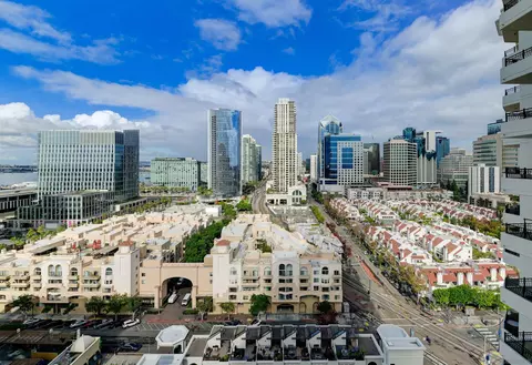 700 W Harbor Dr #1805, San Diego, CA 92101