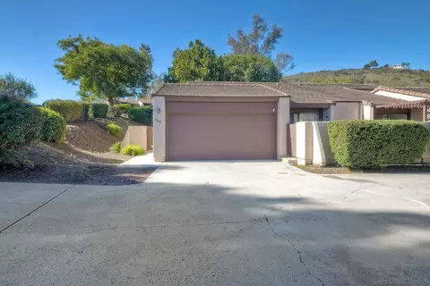 2049 Golden Circle Dr, Escondido, CA 92026