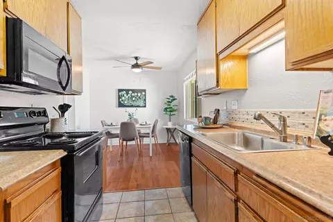 Kitchen - 12722 Lakeshore Dr #B, Lakeside, CA 92040 photo 3 of 3
