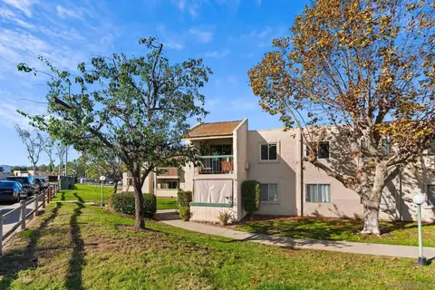 Exterior - 12722 Lakeshore Dr #B, Lakeside, CA 92040 photo 6 of 7