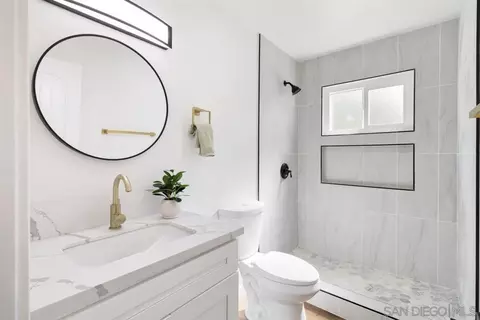 Bath - 1756 Alhudson Dr, Escondido, CA 92029 photo 5 of 7