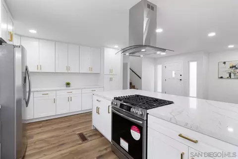 Kitchen - 1756 Alhudson Dr, Escondido, CA 92029 photo 8 of 9