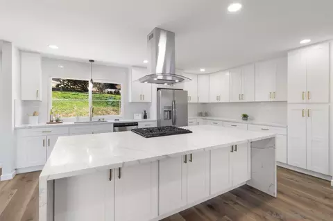 Kitchen - 1756 Alhudson Dr, Escondido, CA 92029 photo 5 of 9