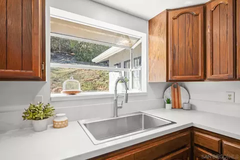 Kitchen - 18435 Chablis Rd, Ramona, CA 92065 photo 4 of 7