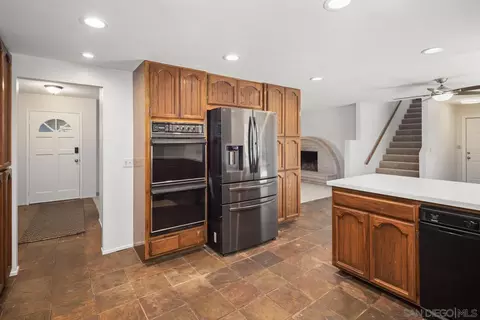Kitchen - 18435 Chablis Rd, Ramona, CA 92065 photo 7 of 7