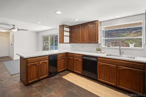 Kitchen - 18435 Chablis Rd, Ramona, CA 92065 photo 6 of 7