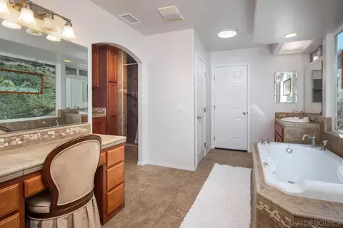 Bath - 18435 Chablis Rd, Ramona, CA 92065 photo 3 of 4