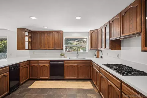 Kitchen - 18435 Chablis Rd, Ramona, CA 92065 photo 5 of 7