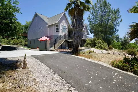Exterior - 995 Laky Ln, Ramona, CA 92065 photo 10 of 14