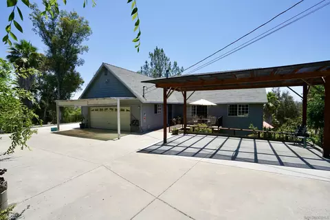Exterior - 995 Laky Ln, Ramona, CA 92065 photo 4 of 14