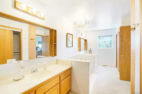 Bath - 995 Laky Ln, Ramona, CA 92065 photo 2 of 3