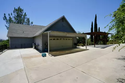 Exterior - 995 Laky Ln, Ramona, CA 92065 photo 5 of 14