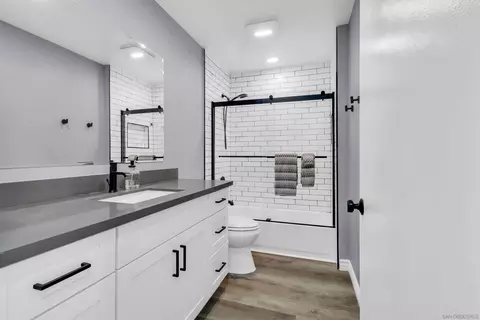 Bath - 7780 Parkway Dr #104, La Mesa, CA 91942 photo 3 of 4