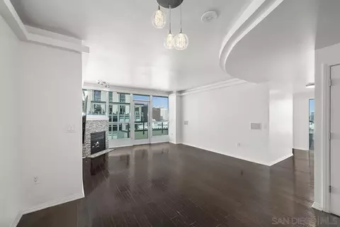 555 Front St #2201, San Diego, CA 92101