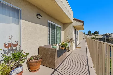Exterior - 13754 Mango Dr #316, Del Mar, CA 92014 photo 1 of 8