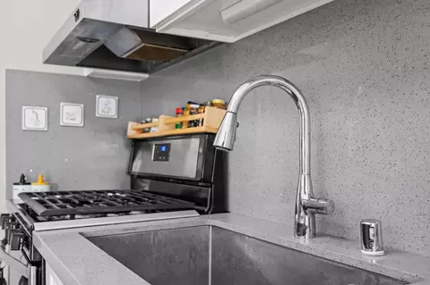 Kitchen - 13754 Mango Dr #316, Del Mar, CA 92014 photo 3 of 4