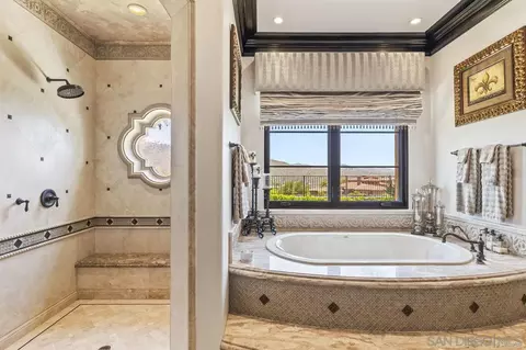 Bath - 14170 Bryce Pt, Poway, CA 92064 photo 3 of 6