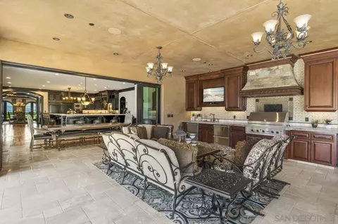 Kitchen - 14170 Bryce Pt, Poway, CA 92064 photo 5 of 6