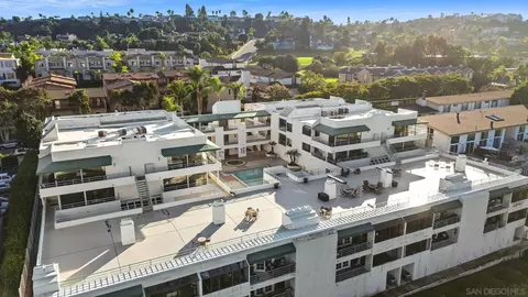 2552 Navarra Dr #A, Carlsbad, CA 92009