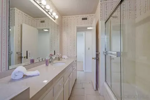 Bath - 4824 Edgeview Dr, El Cajon, CA 92020 photo 5 of 7