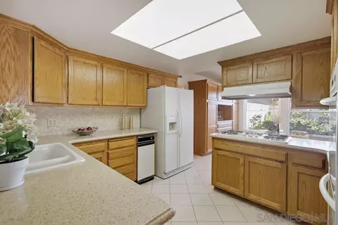 Kitchen - 4824 Edgeview Dr, El Cajon, CA 92020 photo 1 of 5
