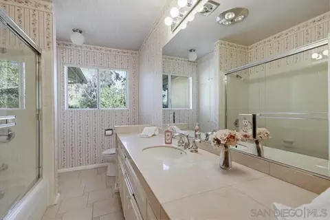 Bath - 4824 Edgeview Dr, El Cajon, CA 92020 photo 4 of 7