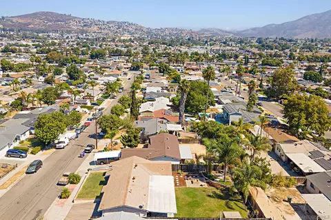 View/Area - 8823 Kelburn Ave, Spring Valley, CA 91977 photo 3 of 6