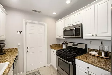 Kitchen - 8823 Kelburn Ave, Spring Valley, CA 91977 photo 4 of 5