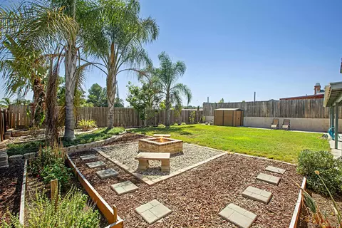 Exterior - 8823 Kelburn Ave, Spring Valley, CA 91977 photo 5 of 8