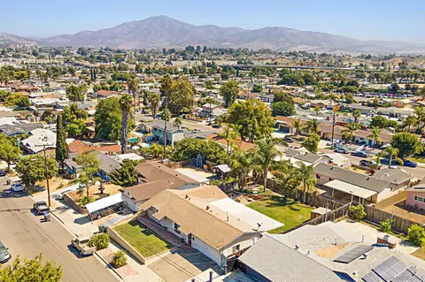 View/Area - 8823 Kelburn Ave, Spring Valley, CA 91977 photo 4 of 6