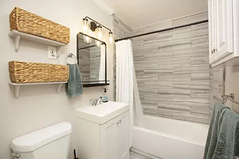 Bath - 8823 Kelburn Ave, Spring Valley, CA 91977 photo 1 of 1