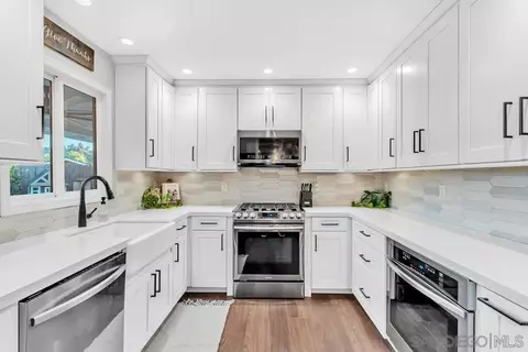Kitchen - 13551 Brett Harte, Lakeside, CA 92040 photo 3 of 5