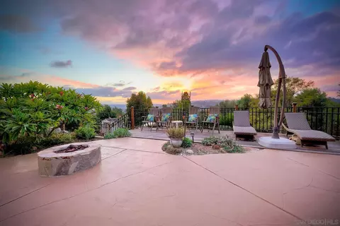 Exterior - 14036 Tierra Bonita Rd, Poway, CA 92064 photo 7 of 19