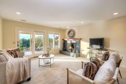 Living - 14036 Tierra Bonita Rd, Poway, CA 92064 photo 4 of 4