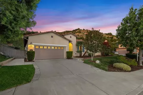 2690 Ponderosa Ct, Escondido, CA 92027