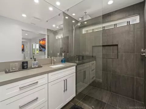 Bath - 12815 Iola Way, Poway, CA 92064 photo 2 of 8