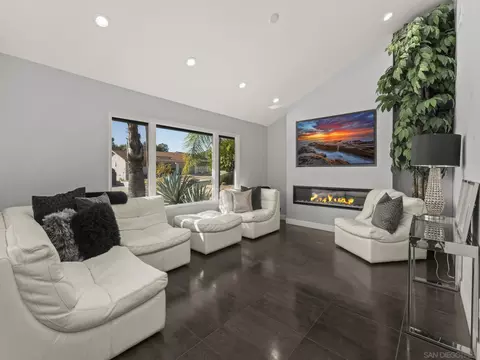 Living - 12815 Iola Way, Poway, CA 92064 photo 4 of 4