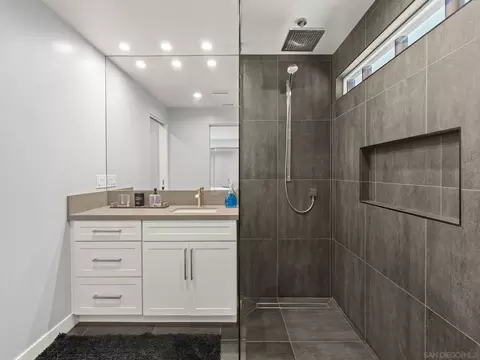 Bath - 12815 Iola Way, Poway, CA 92064 photo 5 of 8